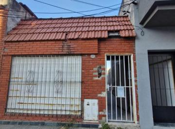 OMP-OMP-4649_2 · Alquiler Tipo Casa PH 3 Amb con Patio, Sin Expensas, Caseros Centro