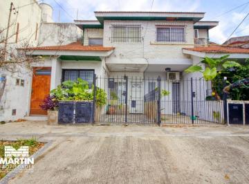 PH · 48m² · 3 Ambientes · 1 Cochera · PH de 3 Ambientes en Venta en Olivos con Patio
