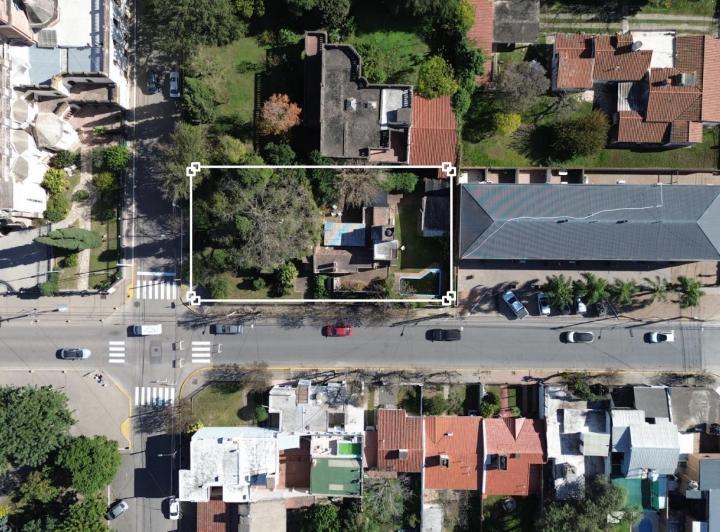 Terreno · 260m² · 1 Ambiente · 1 Cochera