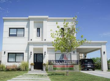 Casa · 191m² · 4 Ambientes · 2 Cocheras · Casa - Puertos del Lago - Acacias