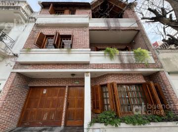Casa · 200m² · 5 Ambientes · 3 Cocheras · Casa en Venta de 5 Ambientes. Garaje. Jardin. Gran Lote Propio. Apto Credito. Lanús Oeste.
