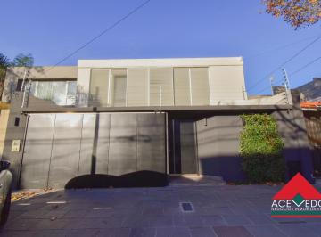 Casa · 464m² · 7 Ambientes · 2 Cocheras · Casa en Azara Al 1200