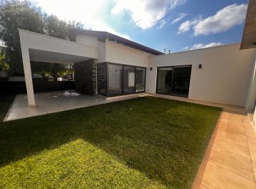 Casa de 4 ambientes, Ciudad de Mendoza · Vende Casa Dalvian Planta Baja 3 Dorm - Escritorio - 4 Baños