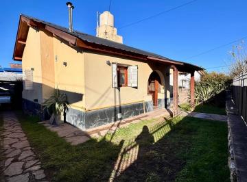 Casa de 4 ambientes, La Falda · Casa en Venta en La Falda, Barrio Centro