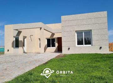 Casa · 137m² · 5 Ambientes · 2 Cocheras · Casa en Venta en San Felipe, Canning, Ezeiza, con Pileta