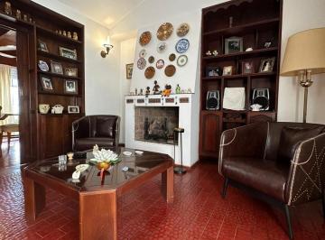 Casa · 139m² · 6 Ambientes · 2 Cocheras · Casa en Urca 4 Dorm