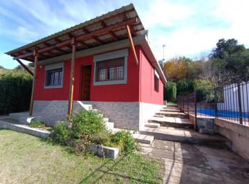 Casa · 123m² · 5 Ambientes · 2 Cocheras · Casa Agua de Oro con Pileta y Quincho 2 Dorm.