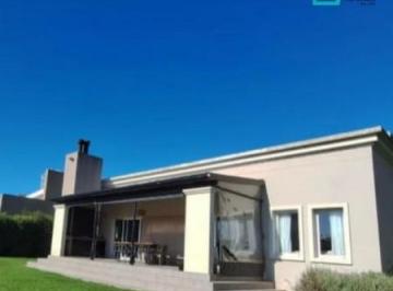 Casa · 220m² · 5 Ambientes · Casa en Alquiler 24 Meses - Arenas del Sur