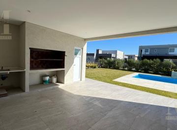 Casa · 136m² · 4 Ambientes · Casa - Barrio San Felipe