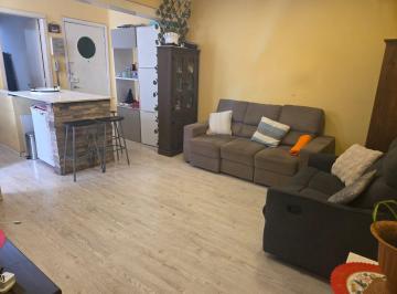 Departamento · 63m² · 4 Ambientes · Apartamento en Parque Rodo, por Escalera. Acepta Banco