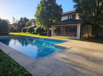 Casa · 594m² · 8 Ambientes · 2 Cocheras · Casa en Bella Vista, Barrio Cerrado Los Berros