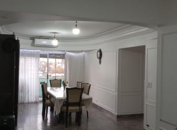 Departamento de 5 ambientes, Flores · Excelente Departamento 4 Ambientes con Dependencia en Venta Super Luminoso