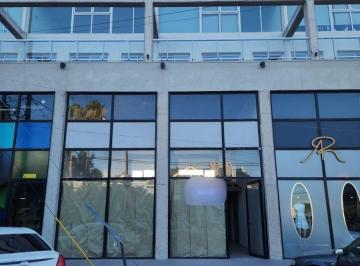 Local comercial · 160m² · 1 Cochera · Venta Local a Estrenar con Cochera Pilar Km 53
