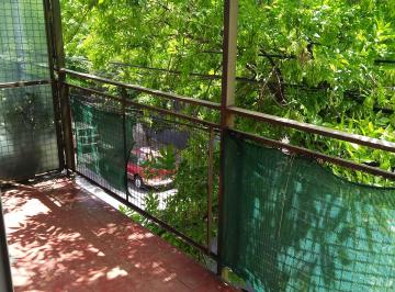 PH de 1 ambiente, Monte Castro · 1 Ambiente y Medio con Cocina Separada Lavadero y Balcon