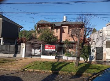 Casa · 185m² · 6 Ambientes · 2 Cocheras · Casa en Banfield Oeste