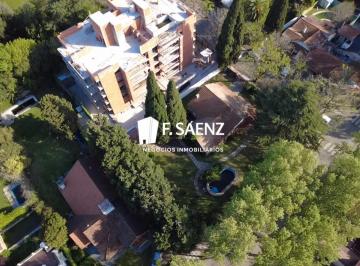 Casa · 200m² · 5 Ambientes · 4 Cocheras · Casa Quinta a La Venta en Monte Grande