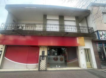 Casa · 320m² · 4 Ambientes · Casa en Venta en Pergamino con Local Comercial