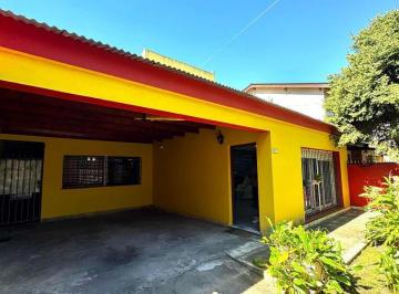 Casa · 243m² · 4 Ambientes · 1 Cochera · Casa en Venta en Luis Guillon