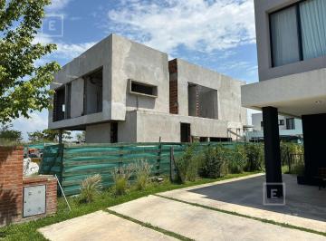 Casa · 180m² · 5 Ambientes · 2 Cocheras · Casa a Estrenar en Venta, Barrio Cerrado Puertos, Escobar
