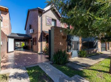 Casa · 162m² · 7 Ambientes · 2 Cocheras · Casa en Fisherton Tres Dorm. y Cochera
