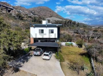 Casa · 184m² · 9 Ambientes · 4 Cocheras · Venta Casa Categoria 3 Dorm 3 Baños Cochera Pileta 980 m² Barrio Cerrado La Josefina