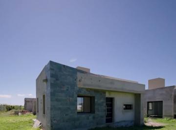 Casa · 95m² · 3 Ambientes · 1 Cochera · Casa Planta Baja 2 Dorm. en Housing