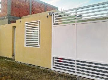 Casa · 60m² · 3 Ambientes · 1 Cochera · Alquiler – Casa 1 Dormitorio a Estrenar