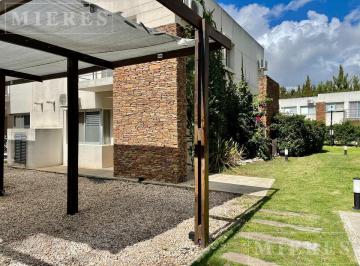 Casa · 120m² · 4 Ambientes · 2 Cocheras · Hermosa Casa del Sendero Remodelada en Alquiler en Sendero, Nordelta.