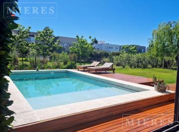 Casa · 250m² · 4 Ambientes · 1 Cochera · Casa en Alquiler Anual con Muebles. Los Alisos, Nordelta