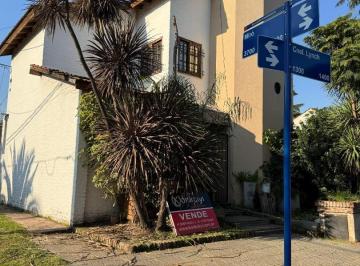 Casa · 150m² · 5 Ambientes · 1 Cochera · Casa en Venta 5 Ambientes Apto Credito