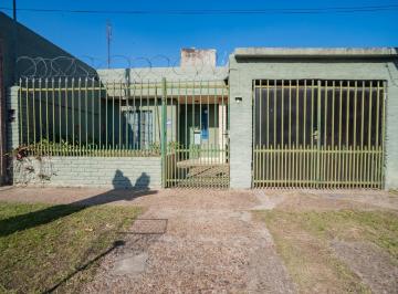 Casa de 5 ambientes, Ciudad de Santa Fe · Casa en Bº Guadalupe O. - 3 Dormit. Cochera y Patio - R. 12 de Infantería 2300