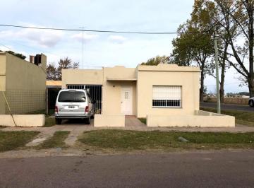 Casa · 120m² · 5 Ambientes · 1 Cochera · Casa - Jauregui Jose Maria