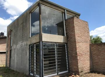 Casa · 60m² · 1 Ambiente · Casa de 1 Dormitorio y Buen Terreno P/ Desarrollar
