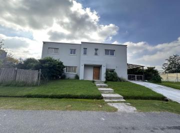 Casa · 175m² · 5 Ambientes · 2 Cocheras · Casa en Venta