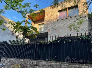 Casa · 80m² · 4 Ambientes · 1 Cochera · Casa 4 Ambientes en Venta - Ramos Mejia
