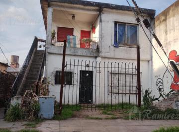 Casa · 150m² · 5 Ambientes · Casa en Venta 5 Amb. Castelar, a m. Vergara - Moron