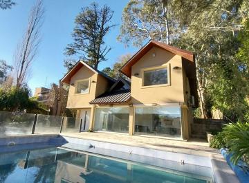 Casa de 5 ambientes, Mar del Plata · Moderna Propiedad en Venta en Sierra de Los Padres. Gas Natural. Apta Crédito