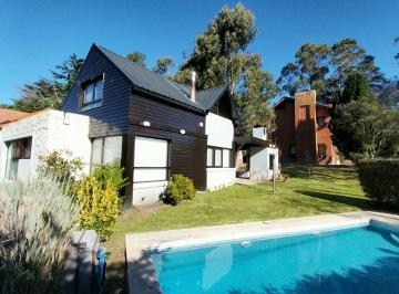 Casa de 5 ambientes, Mar del Plata · Propiedad de Diseño en Venta en Sierra de Los Padres. Apta Credito