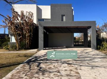 Casa · 186m² · 6 Ambientes · 2 Cocheras · Casa en Venta en Barrio Norte | El Cantón, Escobar | 4 Dorm. | Pileta | Calidad Constructiva P