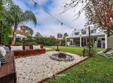 Casa · 240m² · 5 Ambientes · 3 Cocheras · Venta | Permuta - Casa de Diseño 3 Dorm., Piscina y Fogonero - Barrio Puerto Roldán.