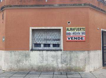 Casa · 2 Ambientes · Venta Casa en Esquina
