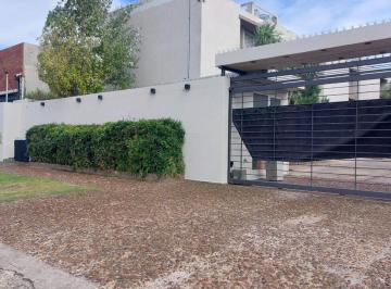 Departamento · 106m² · 4 Ambientes · 1 Cochera · Excelente Dúplex en Barrio Cerrado - Ringuelet