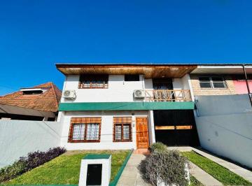 PH · 113m² · 5 Ambientes · 1 Cochera · PH Al Frente de 5 Ambientes en Venta Temperley