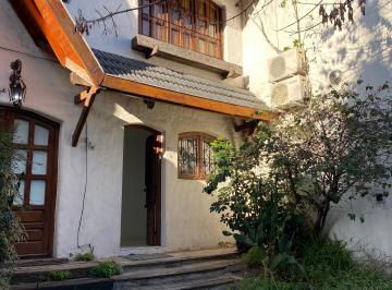 PH de 2 ambientes, Velez Sarsfield · Hermoso PH con Patio, Parrilla y Sin Expensas.
