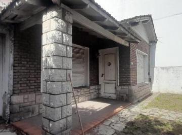 Casa · 250m² · 4 Ambientes · 2 Cocheras · Casa Tipo Chalet de 5 Ambientes - 250 M²,lote 240 m²