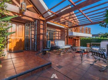 Casa · 191m² · 6 Ambientes · 2 Cocheras · Venta Hermosa Casa en Atlantida