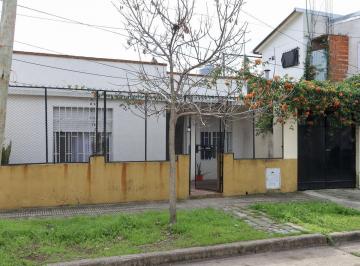 Casa · 125m² · 5 Ambientes · Venta Casa Dos Dorm. en Tiro Suizo