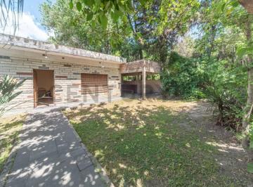 Casa · 140m² · 5 Ambientes · 2 Cocheras · Casa en Venta Amplio Lote Doble Vivienda, Benavídez - Apto Crédito