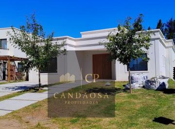 Casa · 169m² · 4 Ambientes · 2 Cocheras · Casa en Venta o Alquiler a Estrenar El Naudir