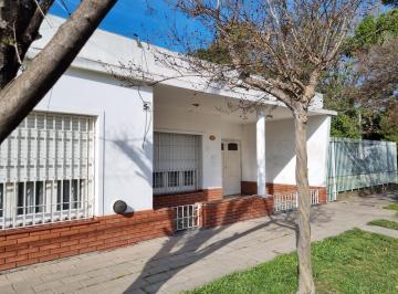 Casa de 3 ambientes, Almirante Brown · Muy Buena Casa